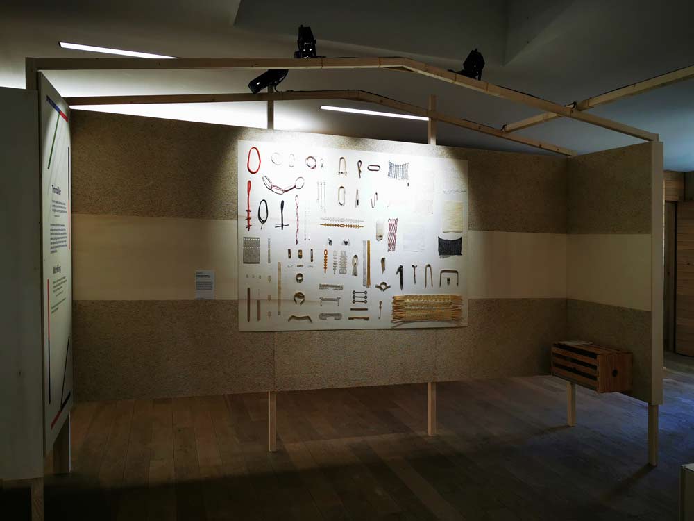 Vue de l'exposition Jardin'âge au musée du chateau de mayenne en 2024